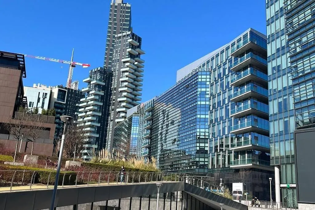 Modern Apartment - Walking Distance To Milan Central Station איטליה